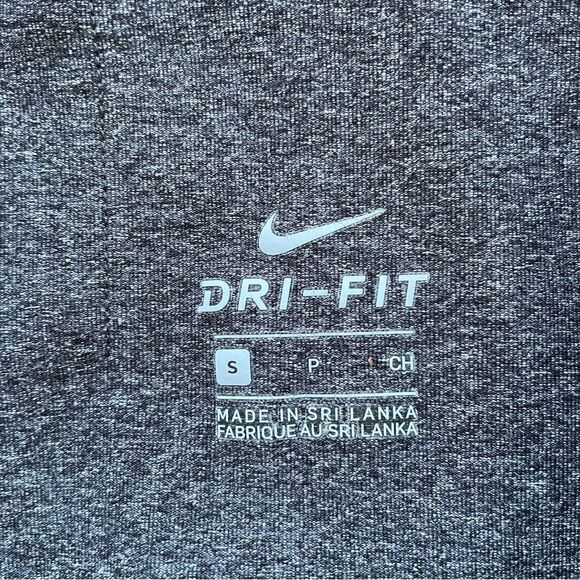 Nike Dri-Fit Gray Cropped Leggings - Size: Small - Picture 3 of 9